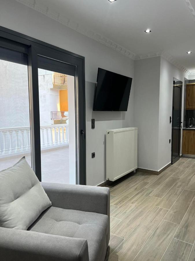 לוטראקי Kontis' Deluxe Furnished Apartment מראה חיצוני תמונה