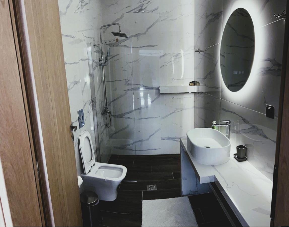 לוטראקי Kontis' Deluxe Furnished Apartment מראה חיצוני תמונה