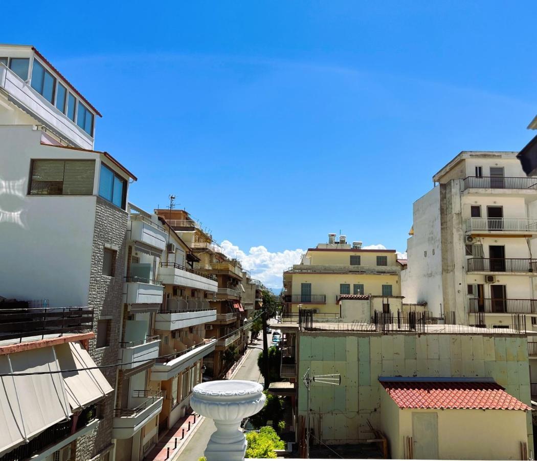 לוטראקי Kontis' Deluxe Furnished Apartment מראה חיצוני תמונה