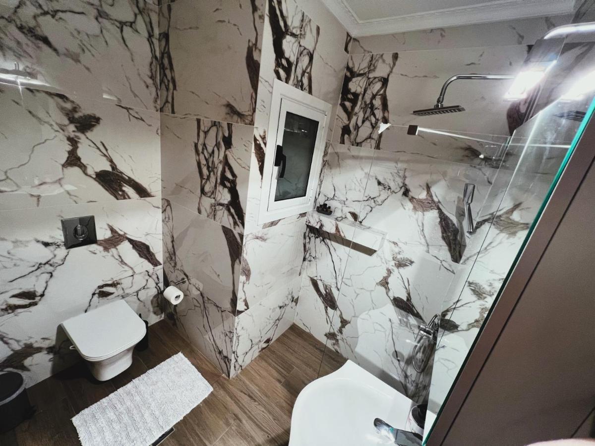 לוטראקי Kontis' Deluxe Furnished Apartment מראה חיצוני תמונה