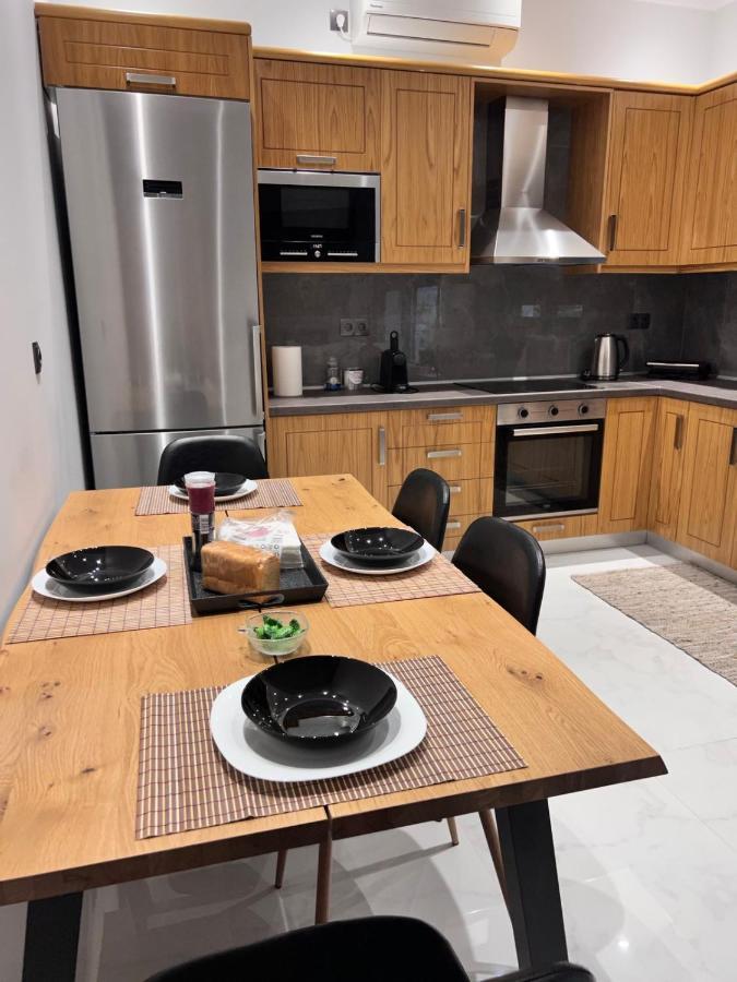 לוטראקי Kontis' Deluxe Furnished Apartment מראה חיצוני תמונה