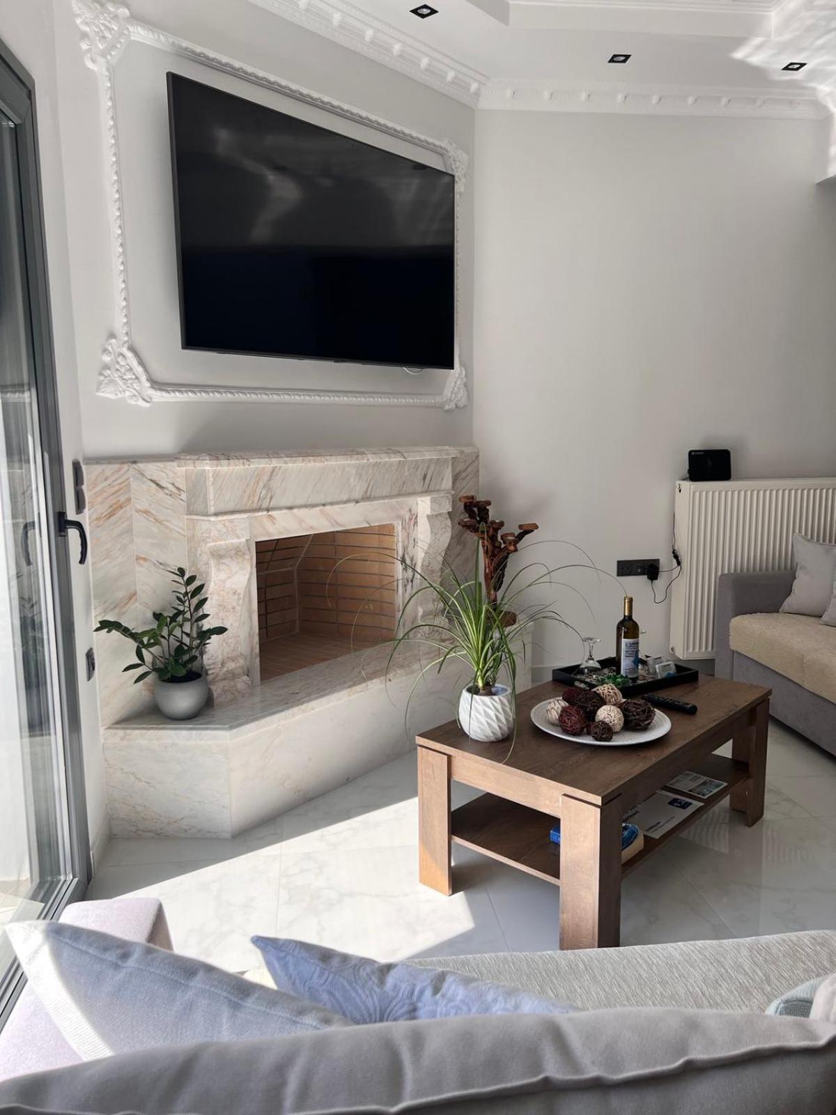 לוטראקי Kontis' Deluxe Furnished Apartment מראה חיצוני תמונה