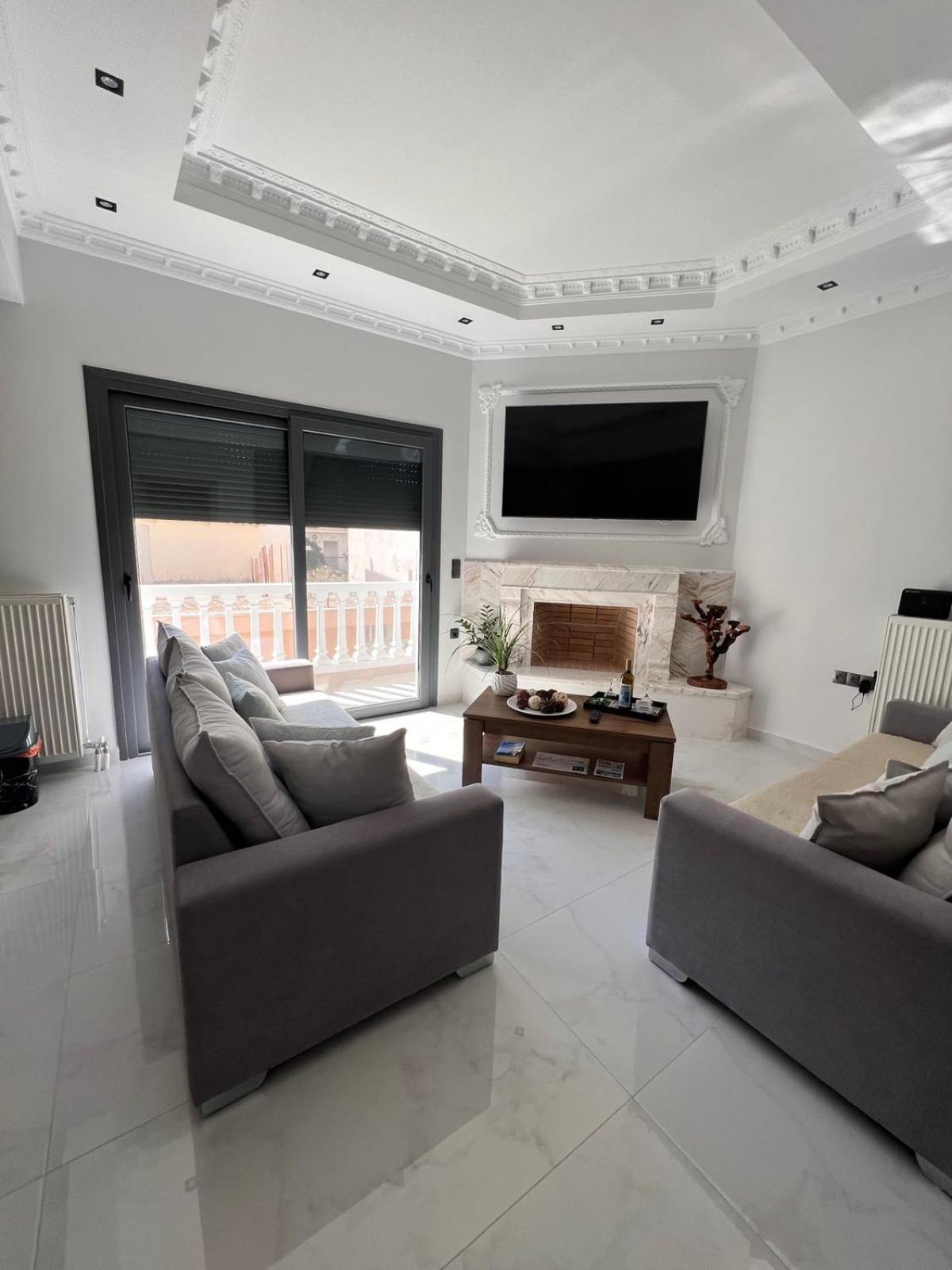 לוטראקי Kontis' Deluxe Furnished Apartment מראה חיצוני תמונה