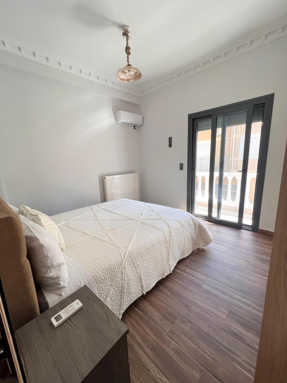 לוטראקי Kontis' Deluxe Furnished Apartment מראה חיצוני תמונה