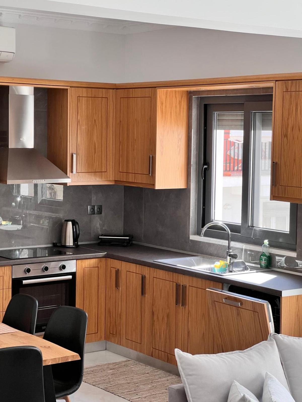לוטראקי Kontis' Deluxe Furnished Apartment מראה חיצוני תמונה