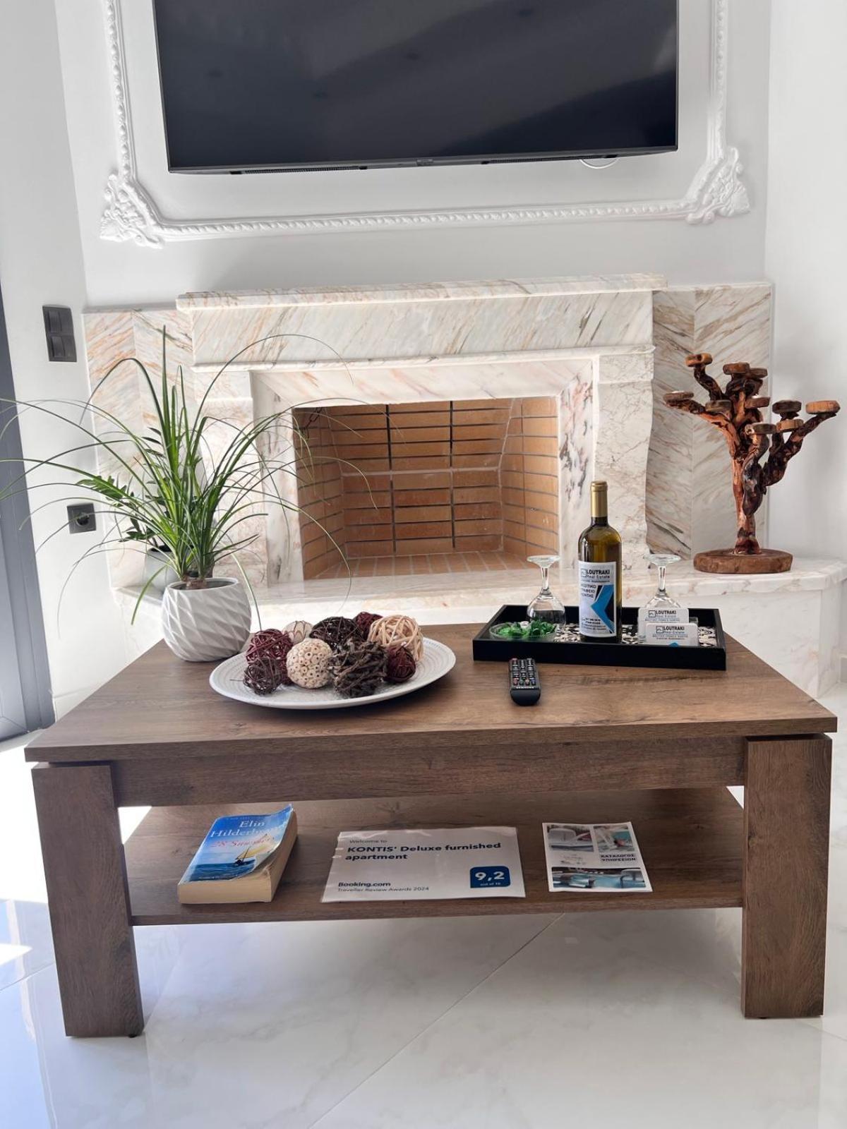 לוטראקי Kontis' Deluxe Furnished Apartment מראה חיצוני תמונה