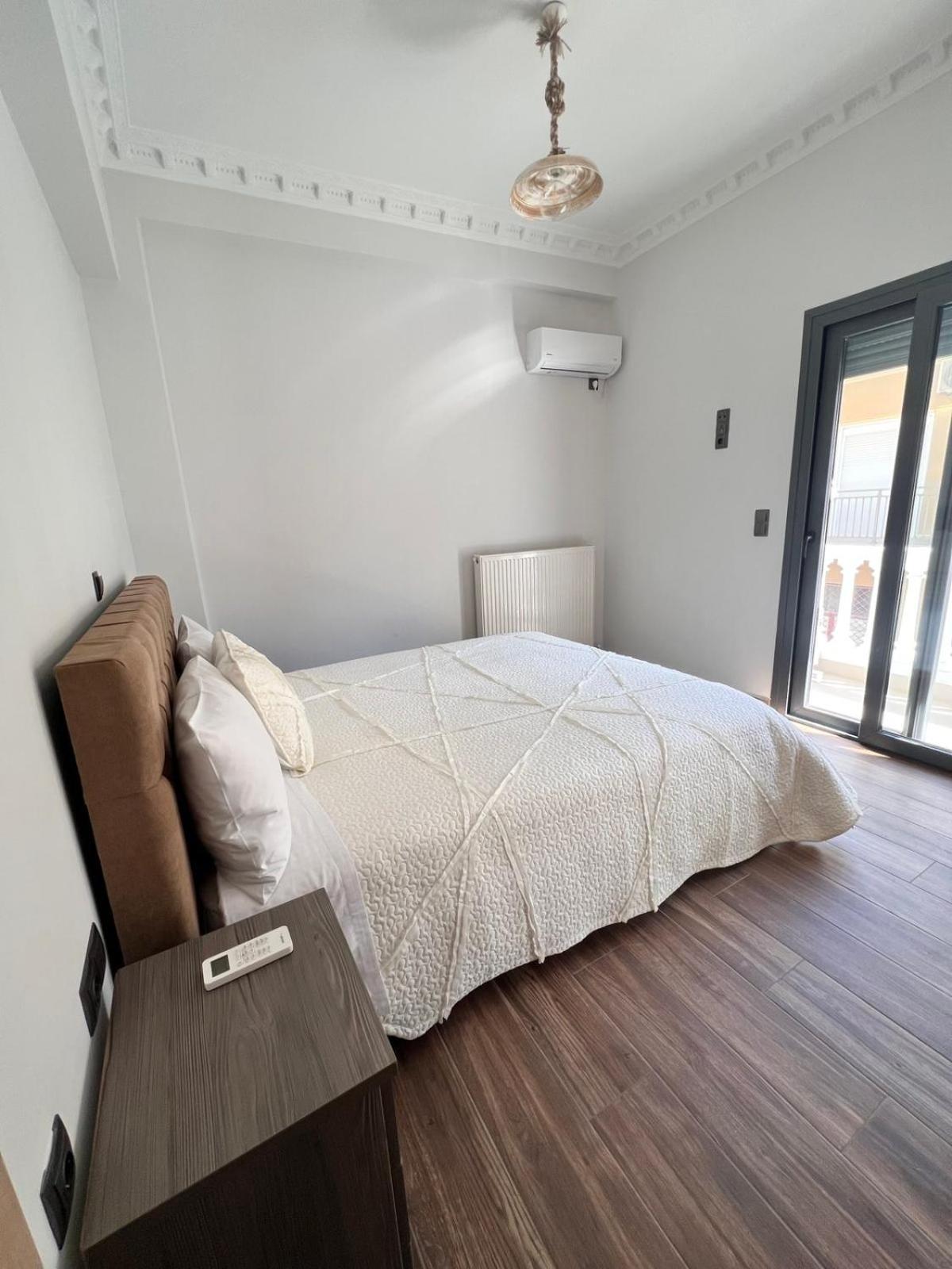 לוטראקי Kontis' Deluxe Furnished Apartment מראה חיצוני תמונה