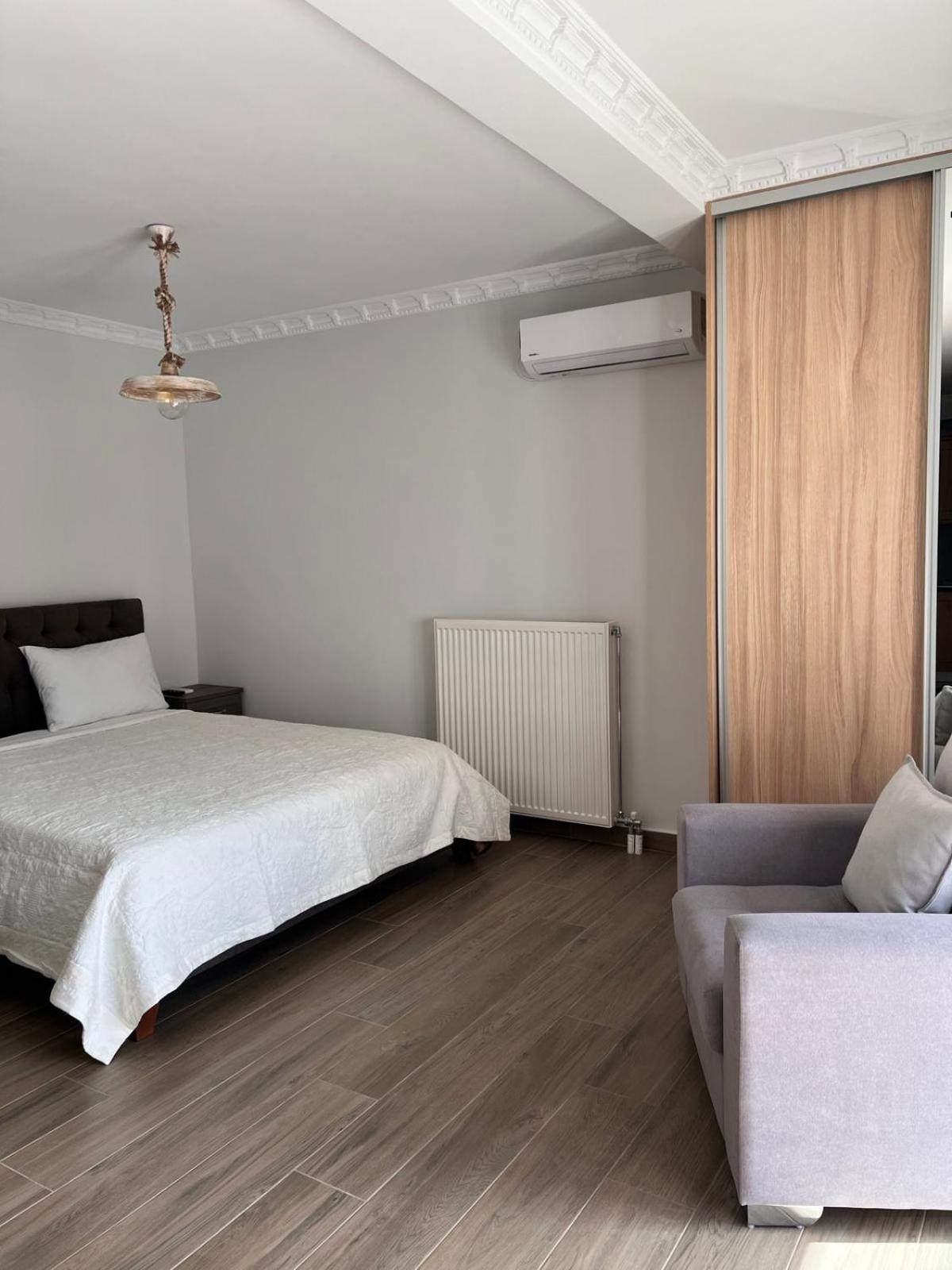לוטראקי Kontis' Deluxe Furnished Apartment מראה חיצוני תמונה