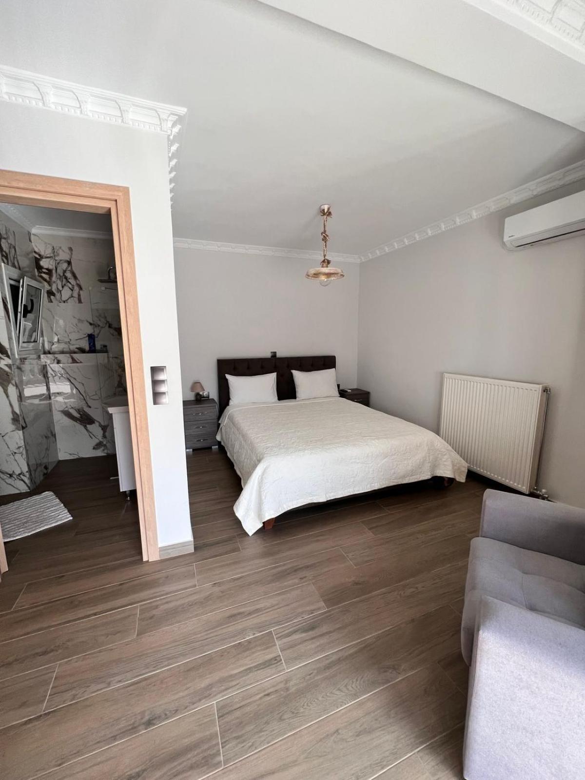 לוטראקי Kontis' Deluxe Furnished Apartment מראה חיצוני תמונה